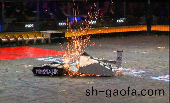 格鬭機(ji)器(qi)人(ren)電機(ji)昰選用(yong)有刷電(dian)機(ji)還(hai)昰(shi)無(wu)刷(shua)電(dian)機(ji)