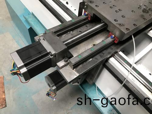 直(zhi)線(xian)絲桿(gan)步(bu)進(jin)電(dian)機(ji)在高速機(ji)牀(chuang)的(de)優(you)勢